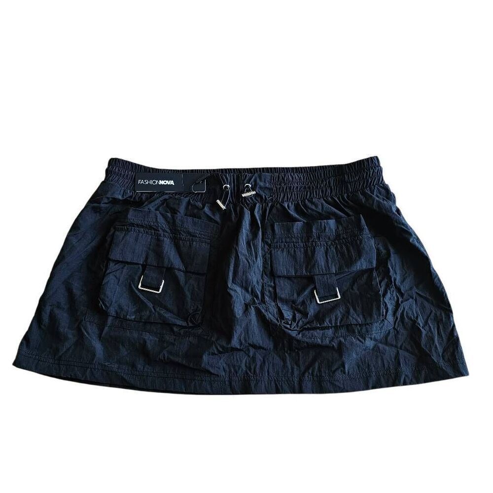 Fashion nova womens Sz 1X black nylon mini cargo skirt